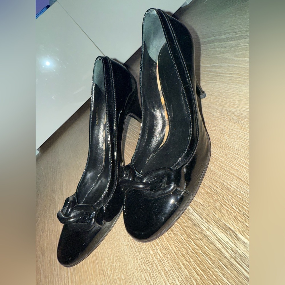 Burberry Black Heels!!!